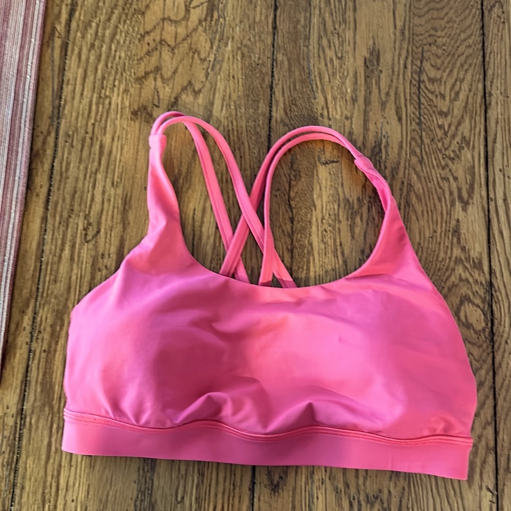 Lululemon Energy bra medium support B-D cups size 6 color is lip gloss